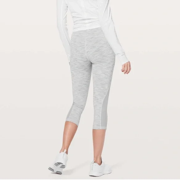 Lululemon Train Times Crop size 4 - Picture 3 of 7